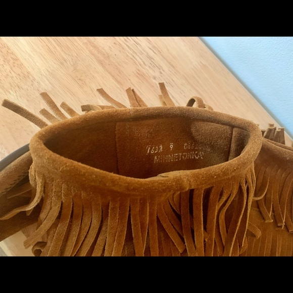 Minnetonka Fringe Boots - Calf length Brown Suede - Picture 4 of 7